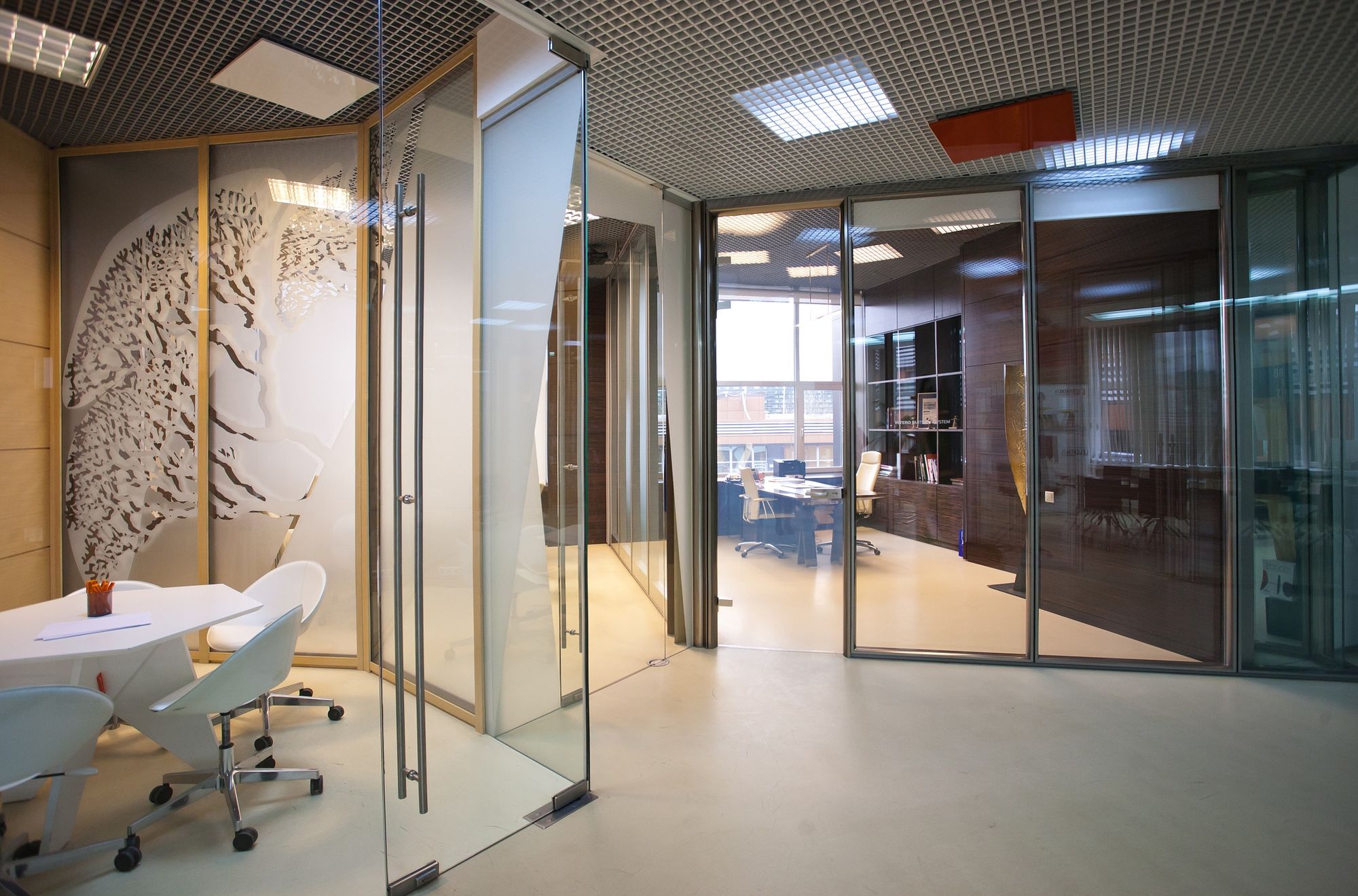 Фото Стекло с переменной прозрачностью NAYADA SmartGlass